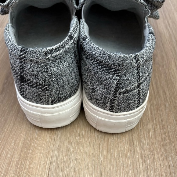 Nine West Onosha woman’s 7.5 Grey Plaid Platform Sneakers Shoes Bow Slip on - Picture 5 of 8